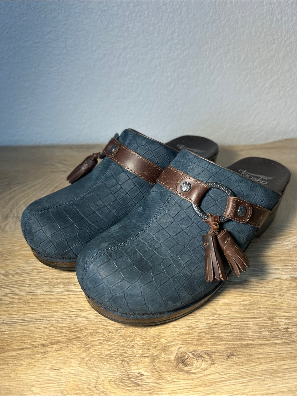 Dansko Shandi Tassel Clog Blue Size 39 / 8.5–9 Medium Boho Leather